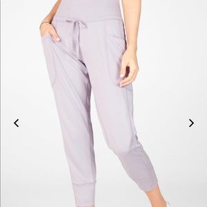 Fabletics Maj tricot small pants in grey violet